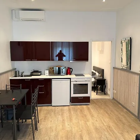Apartment Nice T2 With Parking Close To The Sea