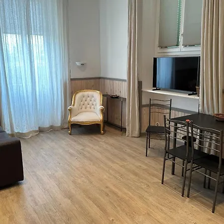 Apartment Nice T2 With Parking Close To The Sea *